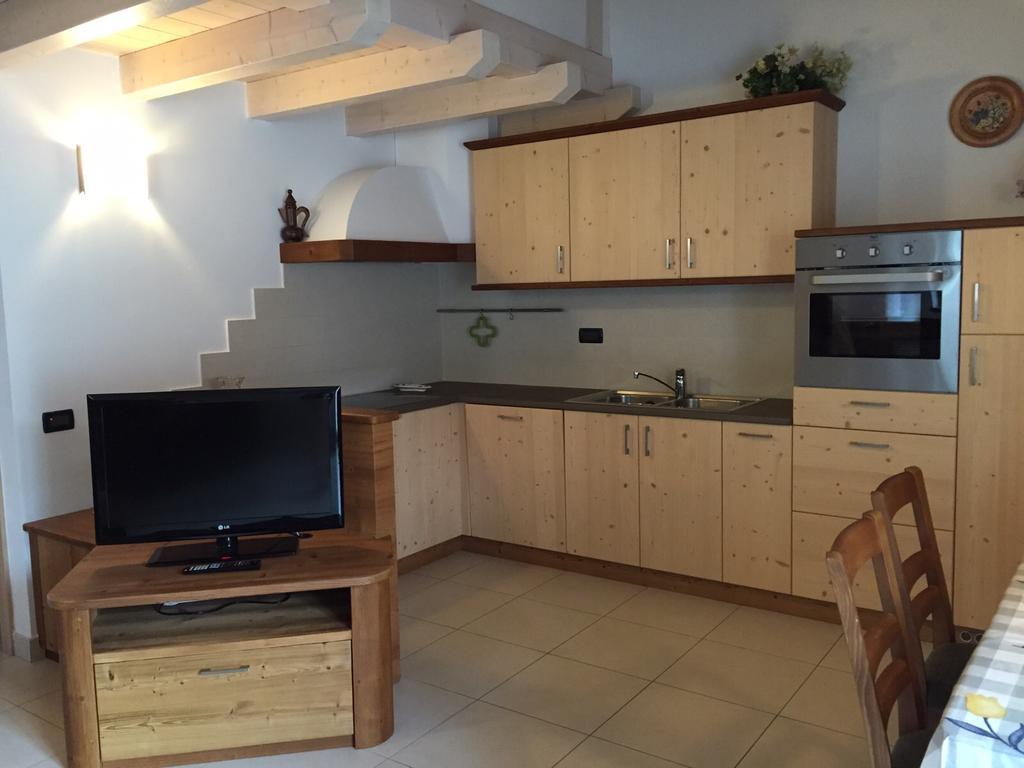 Appartamento Clelia Pellizzano Zimmer foto
