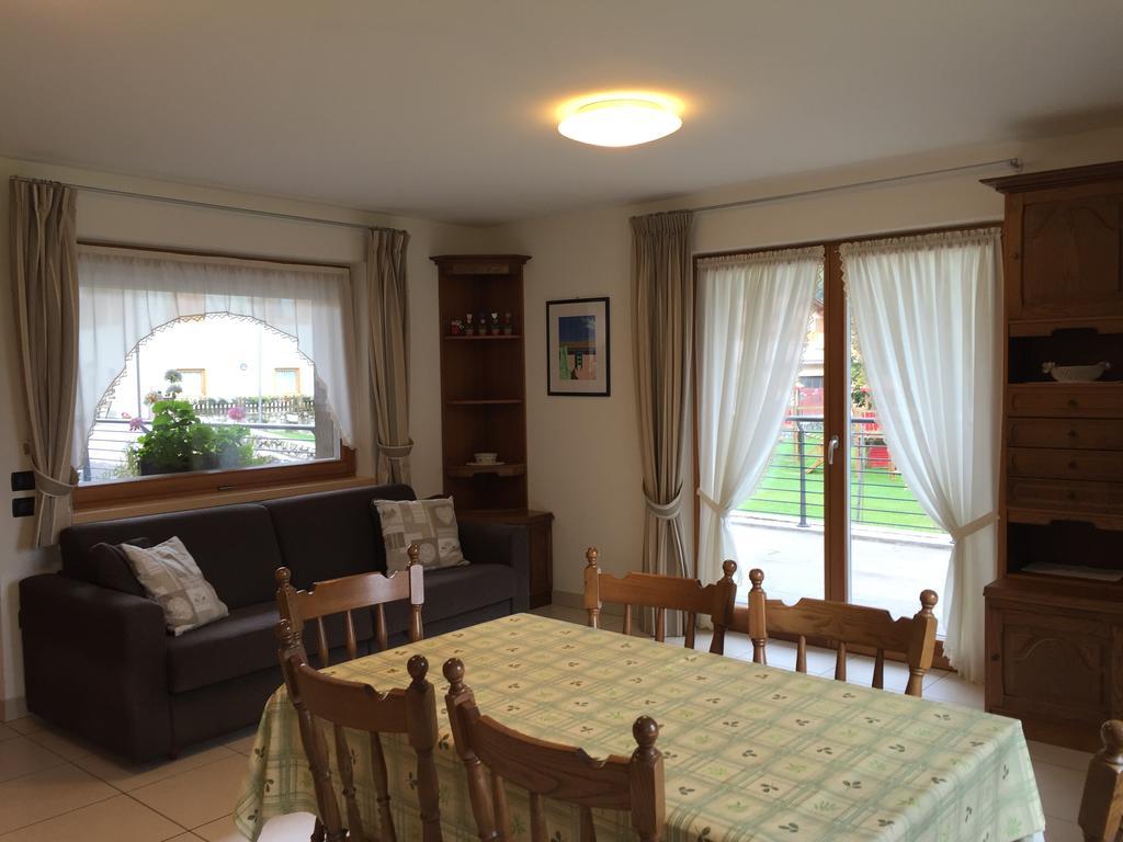 Appartamento Clelia Pellizzano Zimmer foto