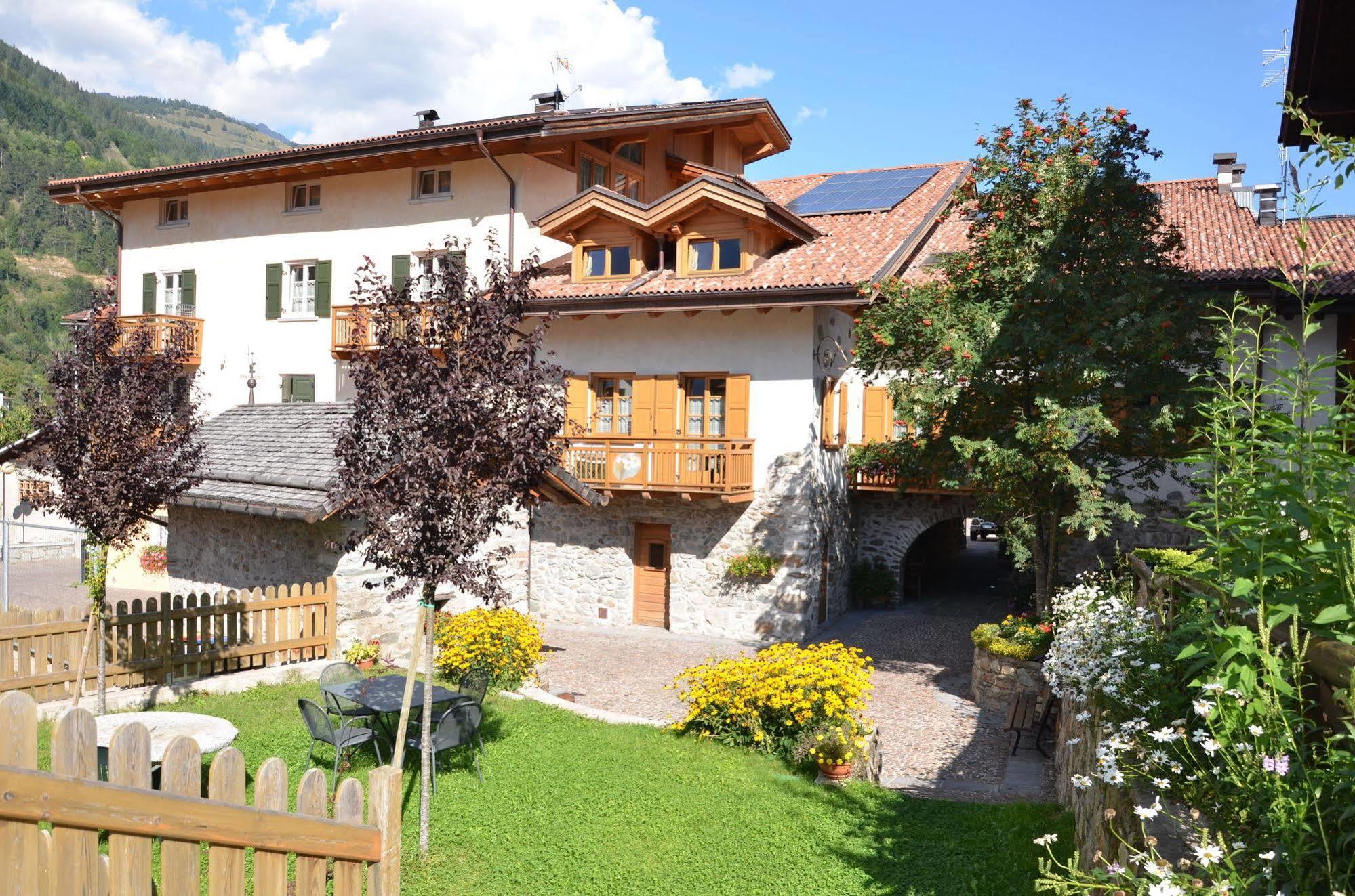 Appartamento Clelia Pellizzano Exterior foto
